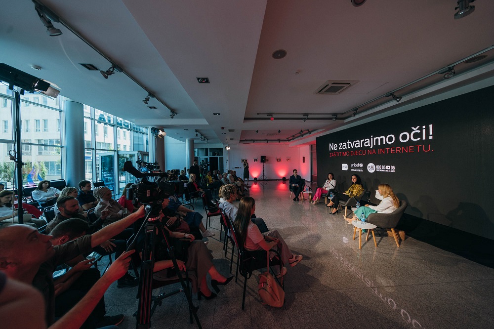 mtel, Zaštitimo djecu na internetu, panel-diskusija Bijeljina