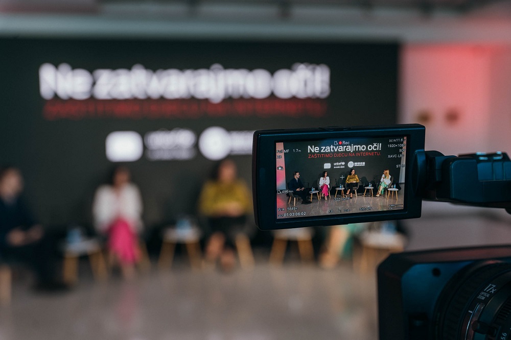 mtel, Zaštitimo djecu na internetu, panel-diskusija Bijeljina